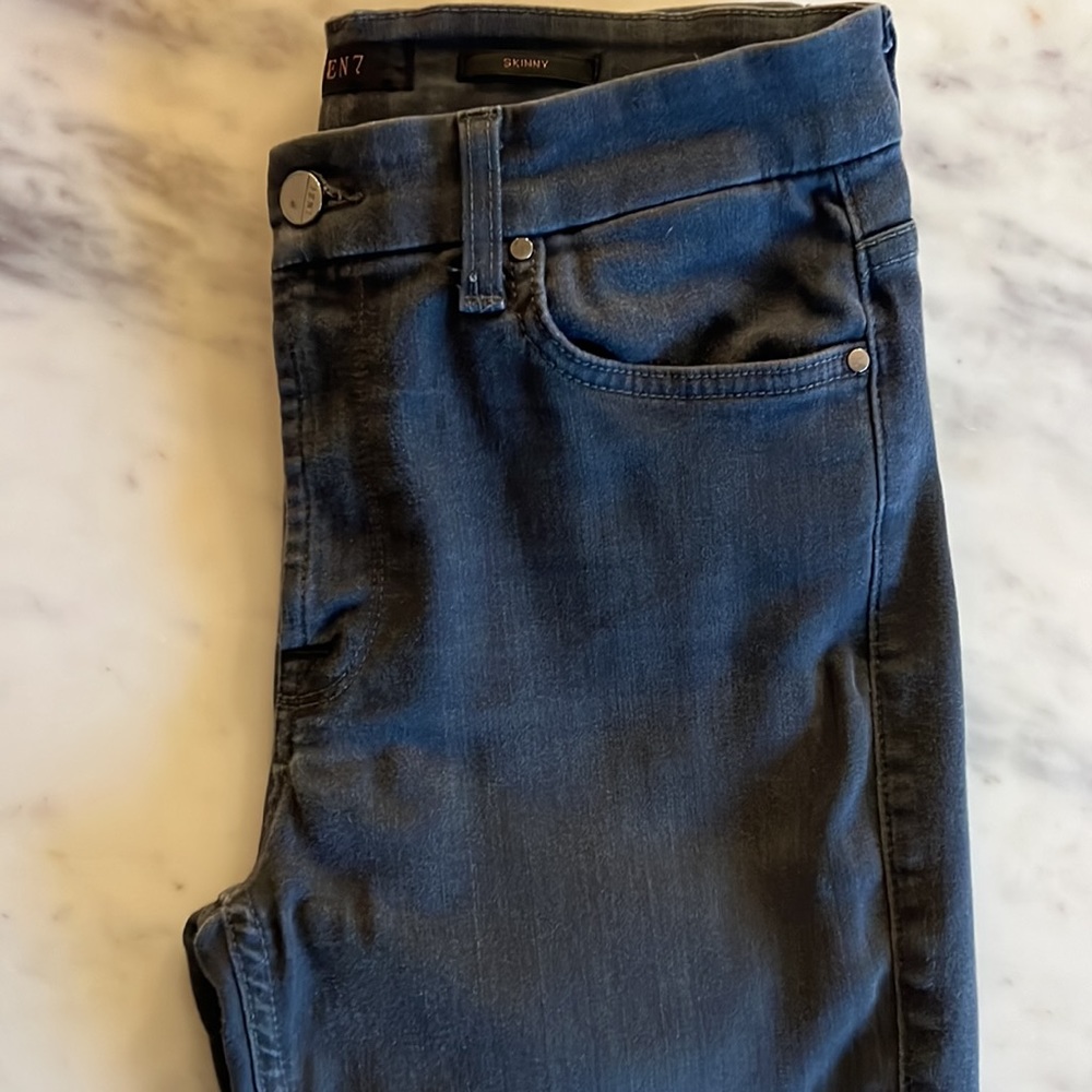 Jen7, Seven for All Mankind. Size 6. Perfect condition, grey, soft skinny jeans.